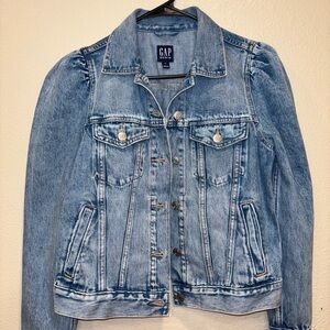 Gap Classic Denim Jacket – Timeless Wardrobe Staple Size Small | Excellent Used